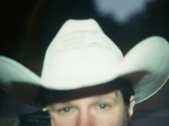 Adrijana Lenker objavila novi singl “Fool” sa predstojećeg albuma “Bright Future”