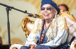 Džoni Mičel prvi put nastupa na dodeli Gremi nagrada