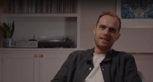 Mladi Novozelanđanin nastavlja da osvaja publiku širom sveta: Jordan Rakei objavio singl ,,Freedom”