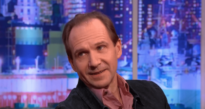 Rejf Fajns režira i glumi u porodičnoj drami o rasnim razlikama