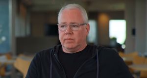 Bret Iston Elis, autor romana “Manje od nule” i “Američki psiho”, režira svoj prvi film