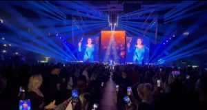 Regionalna zvezda spetakularno započela treći deo koncerta!