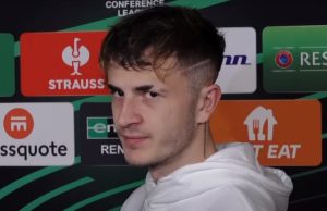 Fudbaler dobio otkaz zbog profila na aplikaciji Tinder