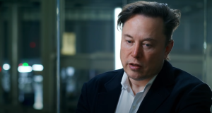 Najbogatiji čovek na svetu poveo sina na Super Bowl 2024