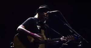 Nil Jang vraća muziku na Spotify