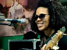 Kubanska basistkinja Nivis Saburnin Perez pojačala Van Gogh