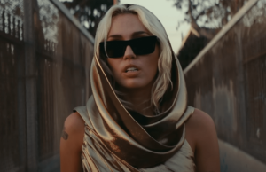 Majli Sajrus nastupa na dodeli Gremija