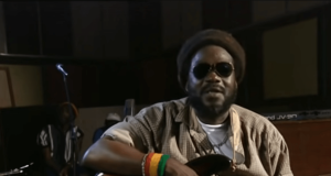 Preminuo Aston Baret basista legendarnog benda “Vejlers” Boba Marlija