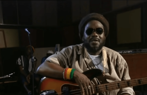 Preminuo Aston Baret basista legendarnog benda “Vejlers” Boba Marlija