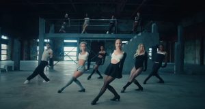 Ariana Grande otkrila naslove još tri pesme sa albuma “Eternal Sunshine”