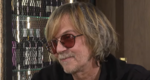 Žika Todorović i Deca iz vode sviraju EKV