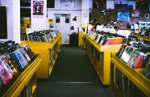 Velika Berza ploča i CD-ova u Domu omladine Beograda