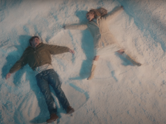 Omaž velikom filmu: Arijana Grande kao Breskva u svom novom spotu