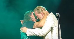 Dejv Grol posvetio pesmu Džošu Homu i – rasplakao ga