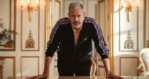 Džef Goldblum igra Zevsa u novoj Netfliks seriji “Kaos”