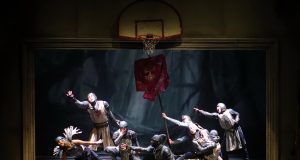 “Skupština” kao spektakl za pamćenje: Vankuverski Kidd Pivot započeo evropsku turneju u Novom Sadu