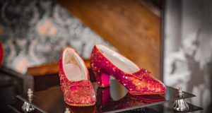 Ukradene cipele iz filma “Čarobnjak iz Oza” ići će na međunarodnu turneju, a zatim će završiti na aukciji