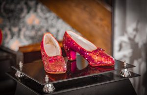 Ukradene cipele iz filma “Čarobnjak iz Oza” ići će na međunarodnu turneju, a zatim će završiti na aukciji