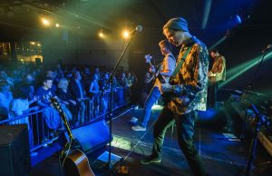 Singlom “Osećaj za šalu” Jarboli najavili album “Probaj golog muškarca”