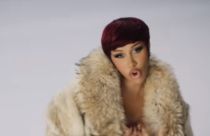 U sred drame oko razvoda Cardi B rodila treće dete