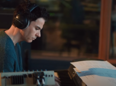 Keli Džouns postaje solo igrač