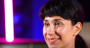 PZE i kuvanje: Ana Đurić Konstrakta – Najbolje spremam muziku