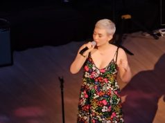 Ćerka Šinejd O’Konor pevala “Nothing Compares 2 U” na koncertu održanom u čast njenoj majci i Šejnu Mekgovanu