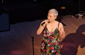 Ćerka Šinejd O’Konor pevala “Nothing Compares 2 U” na koncertu održanom u čast njenoj majci i Šejnu Mekgovanu