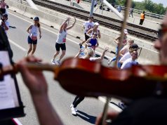 Beogradska filharmonija tradicionalno bodrila trkače Beogradskog maratona