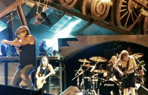 AC/DC ovog leta u pet gradova u Evropi otvara svoje kafiće