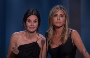 Prijatelji i posle 30 godina: Dženifer Aniston i Kortni Koks uhvaćene zajedno na večeri