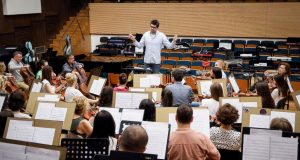 Prva i poslednja simfonija Šostakoviča u Beogradskoj filharmoniji