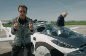 Francuski kompozitor prvi putnik u letećem automobilu “er kar”