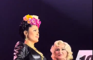 (VIDEO) Magija u Meksiko Sitiju: Selma Hajek kao Frida Kalo na koncertu kraljice popa