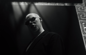 Prva balkanska pesma za Versace: Albino i parfimerija Jasmin stvaraju istoriju!