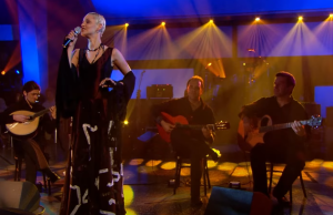 Kraljica fada se vratila i objavila novi singl