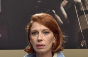 Komedija “Koferče” sa Ljubinkom Klarić na sceni Madlenianuma