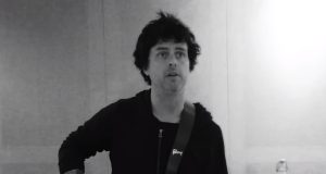 Frontmen sastava Green Day Bili Džo Armstrong gledao nastup Tejlor Svift