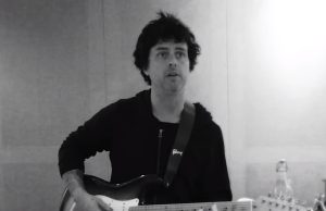 Frontmen sastava Green Day Bili Džo Armstrong gledao nastup Tejlor Svift