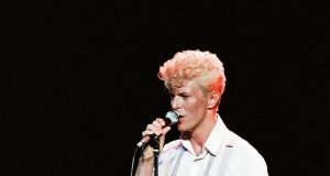 Ovo je neobjavljena verzija pesme “I Can’t Explain” grupe “The Who” u izvođenju Dejvida Bouvija