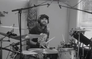 Bubnjar Greg Barton odjednom odsvirao celu diskografiju grupe Foo Fighters za dobrotvorne svrhe