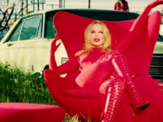 Australijska pop ikona piše autobiografiju, dok Netflix sprema dokumentarac o njenom životu