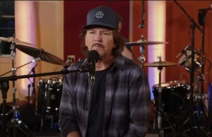 Edi Veder se vraća sa još jednim solo hitom “Save It For Later”