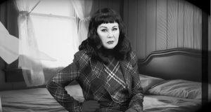 Kejt Pirson snimila drugi solo album “Radios and Rainbows”