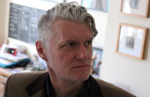 Danstan Brus, bivši član kultnog benda Chumbavamba, objavio novi singl “Fucking Expensive”