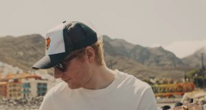 Ed Širan na udaru kritike zbog druženja sa Džonijem Depom