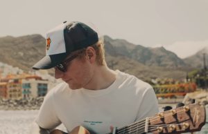 Ed Širan na udaru kritike zbog druženja sa Džonijem Depom