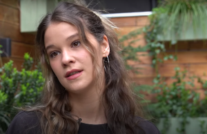 Mlada glumica opet prijatno iznenadila: Poslušajte “Ispod neba”