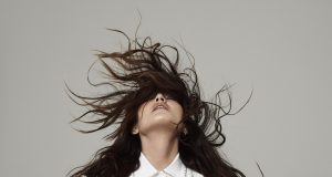 Joan As Police Woman objavila pesmu “Back Again”, drugi singl sa predstojećeg albuma