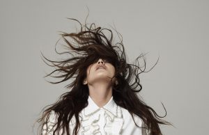 Joan As Police Woman objavila pesmu “Back Again”, drugi singl sa predstojećeg albuma